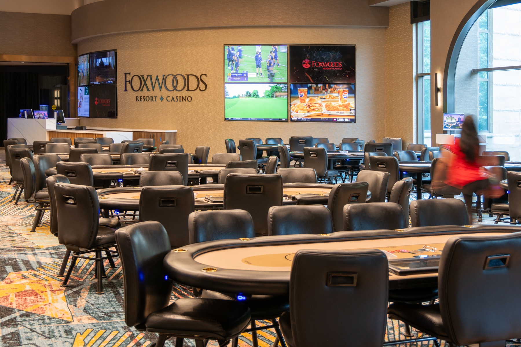 Entrance and sign-in booth Fox Tower poker room