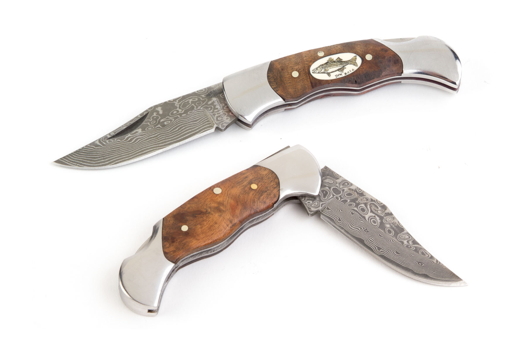 Pocket knife with scrimshaw